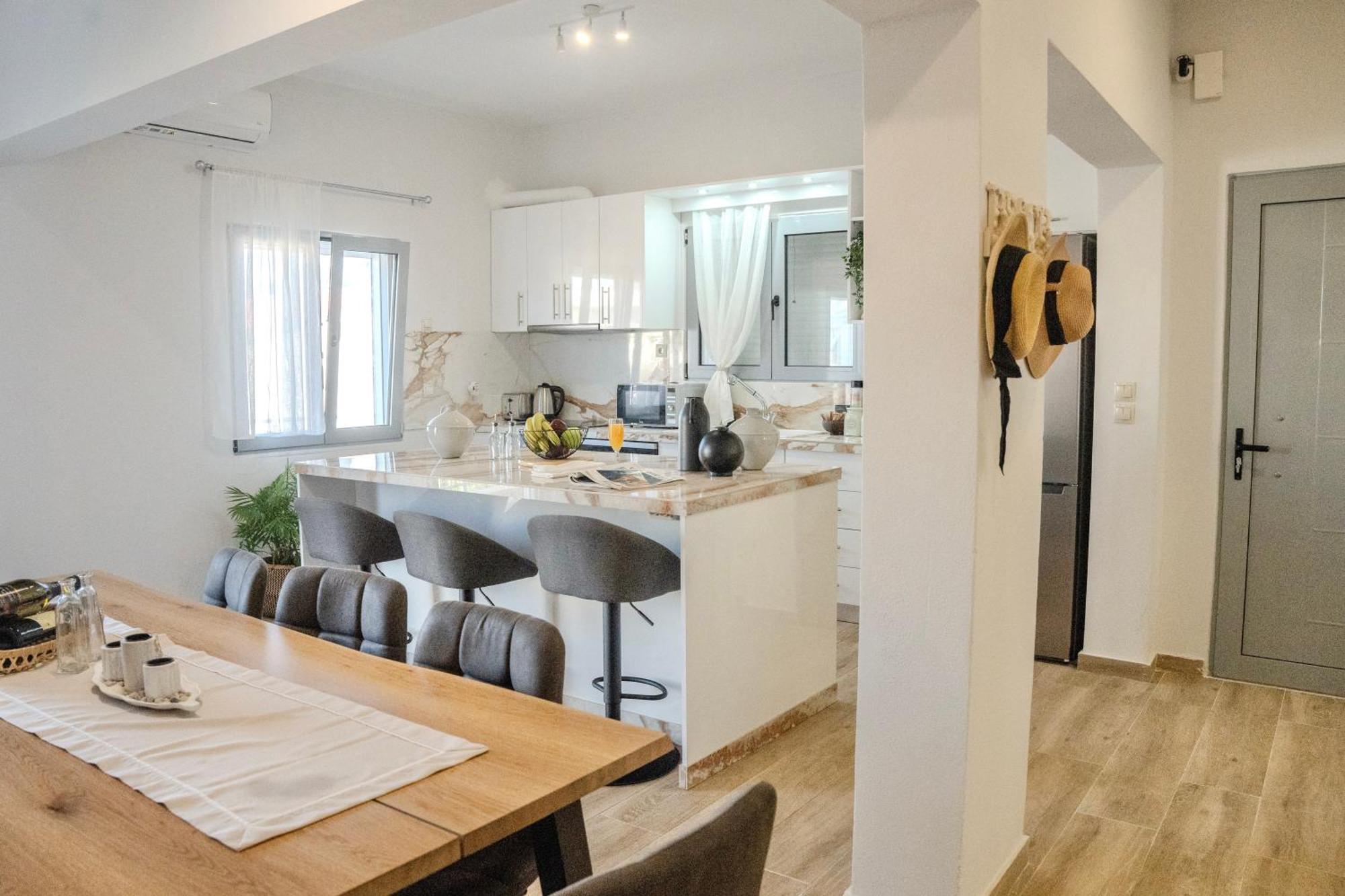 Exquisite 4-Bedroom Prestige Apartment Rhodes City Buitenkant foto